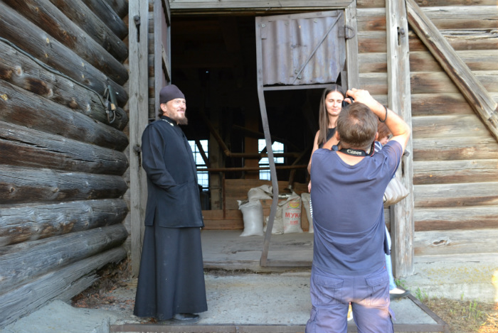 Периодически иеромонах Никандр организует экскурсии по деревянной мельнице 1905 года постройки в Усть Чарышской Пристани для местных и приезжих любителей старины и исследователей